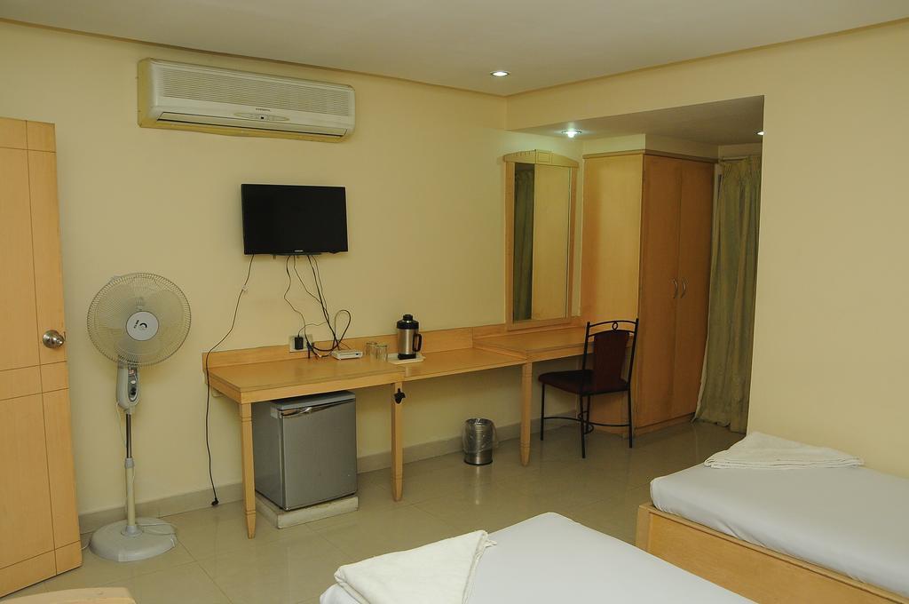 Hotel Padmini Residency Hyderabad Esterno foto